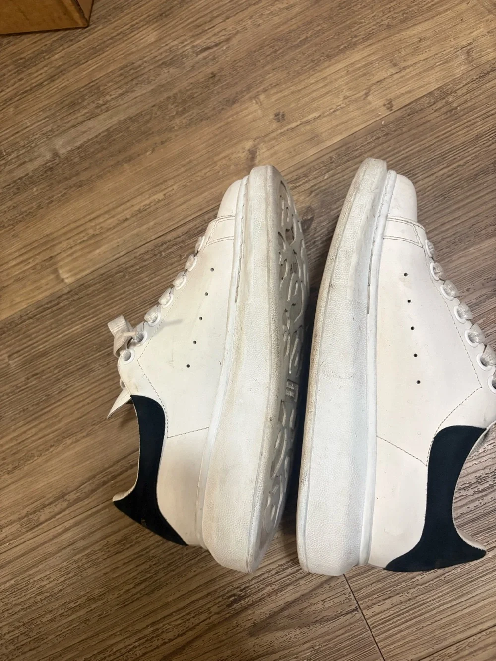 Alexander McQueen used ok